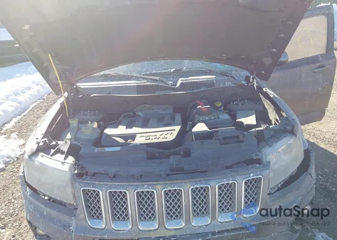 2014 Jeep Compass Limited z USA, uszkodzony, nr VIN 1C4NJDCBXED867459